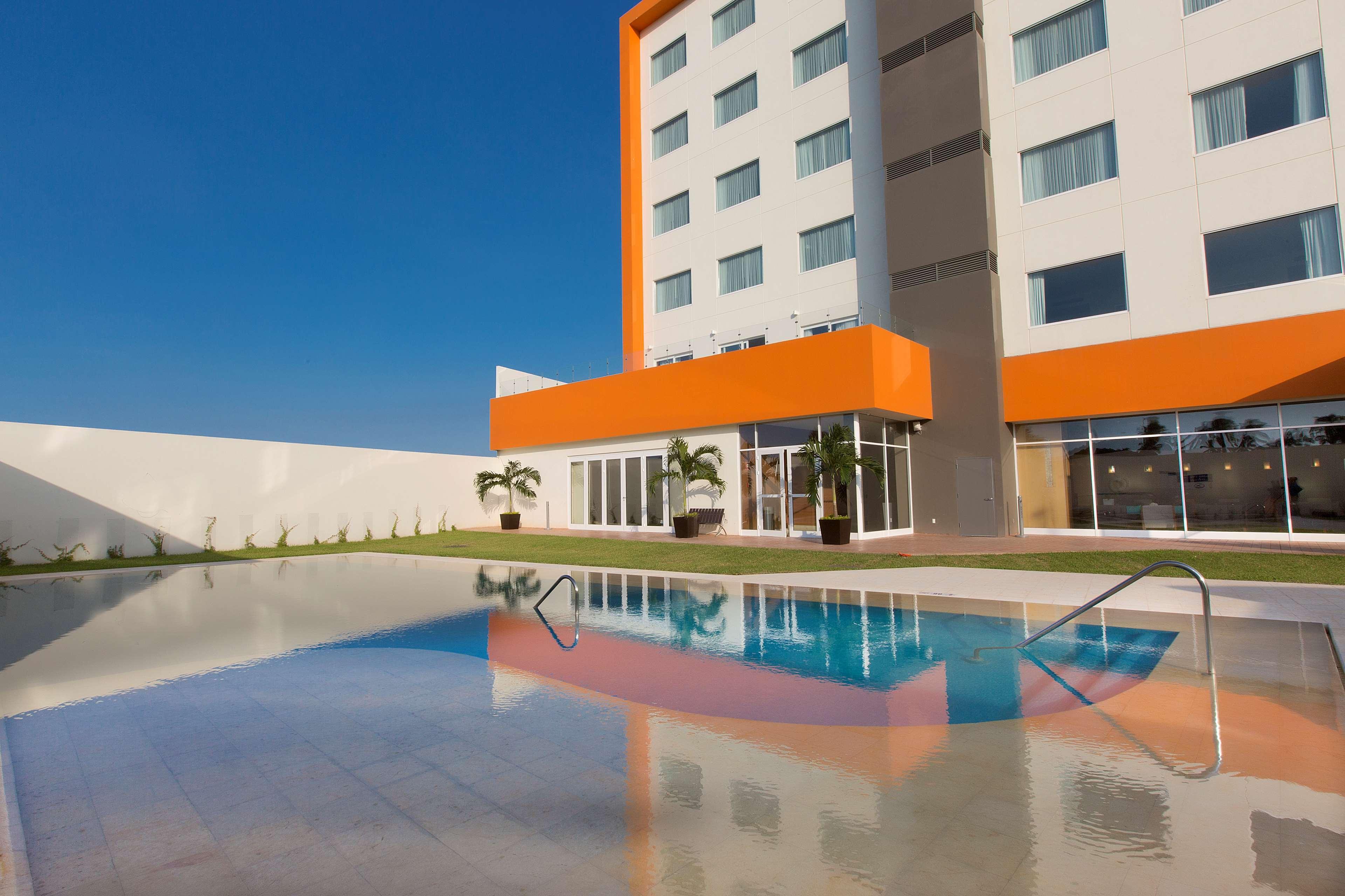 Hampton Inn & Suites By Hilton Paraíso מראה חיצוני תמונה