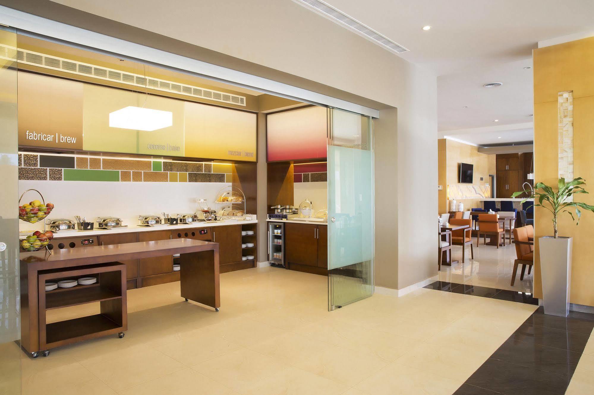 Hampton Inn & Suites By Hilton Paraíso מראה חיצוני תמונה