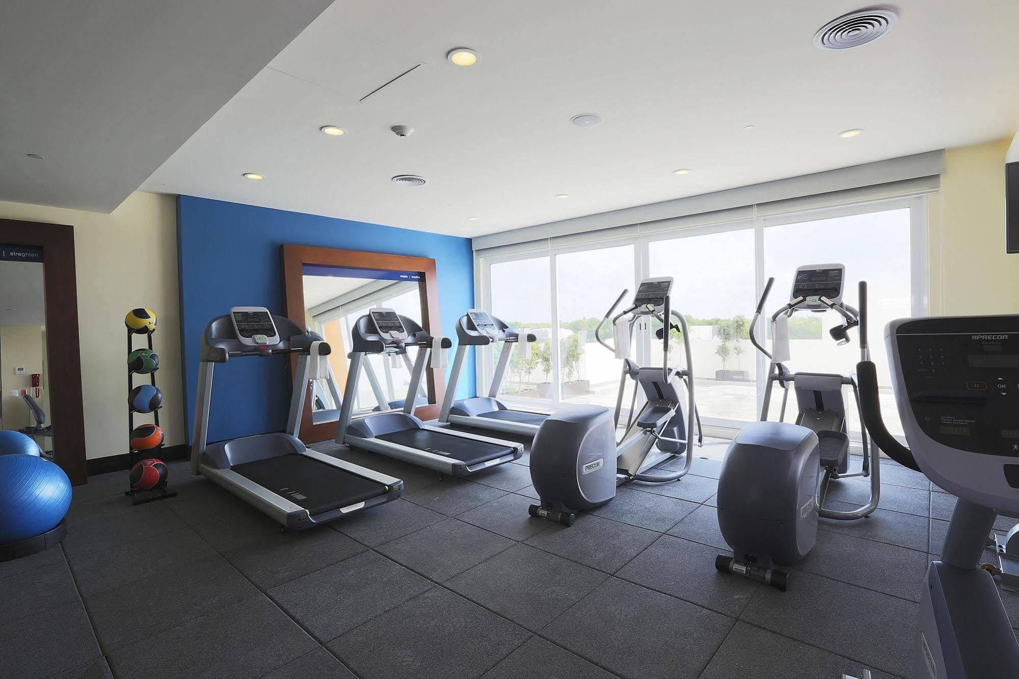 Hampton Inn & Suites By Hilton Paraíso מראה חיצוני תמונה