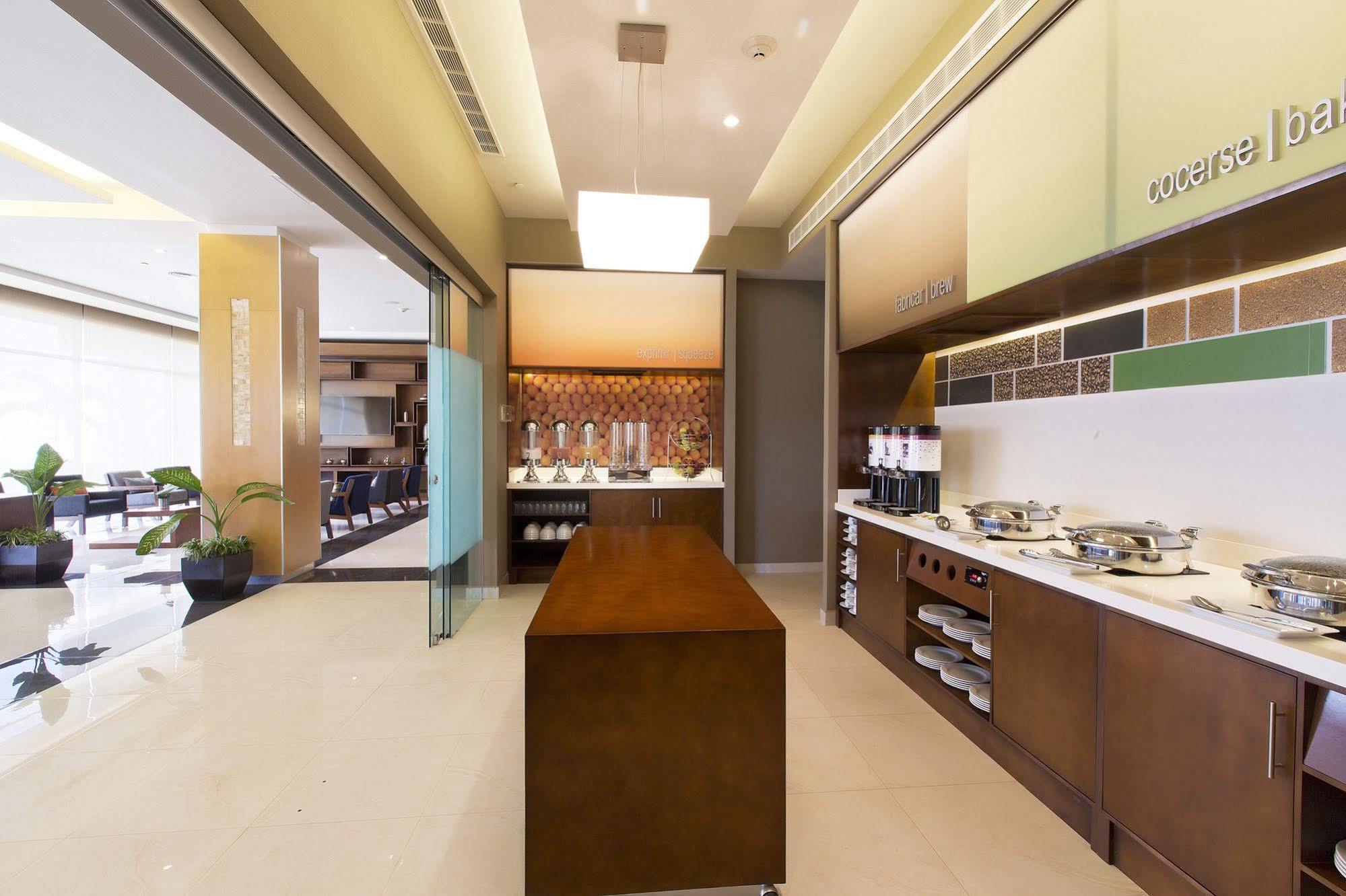 Hampton Inn & Suites By Hilton Paraíso מראה חיצוני תמונה